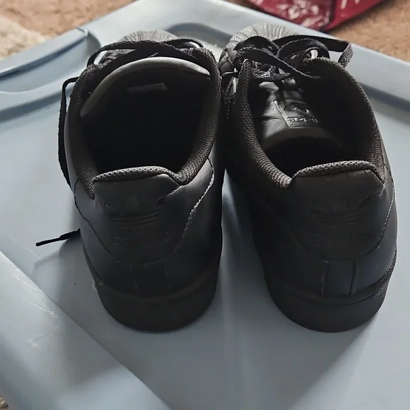 Adidas Superstar Black Size 10 - Picture 3 of 5
